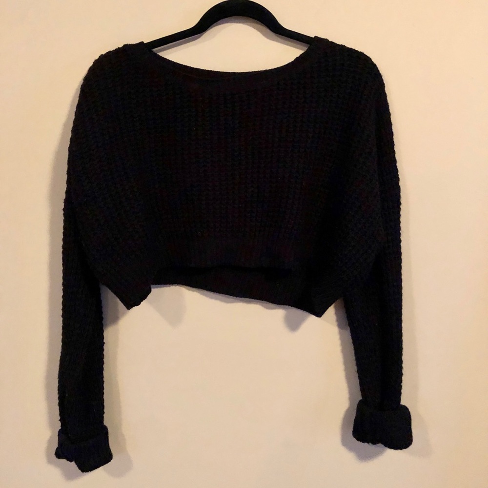 Forever 21 CROPPED BLACK SWEATER